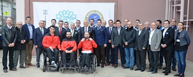 Başarılı Eskrimcilere Jest