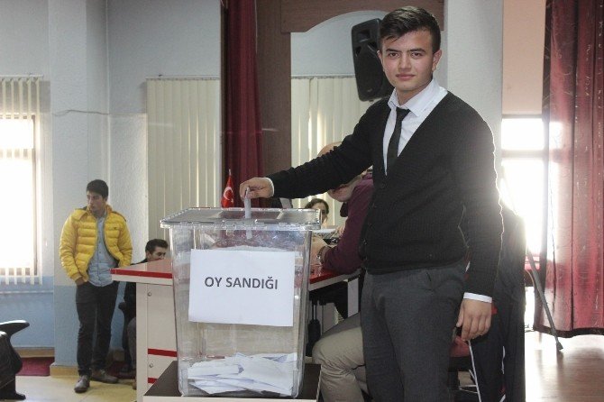 Fatsa’da Öğrenci Meclisi Başkanlığı Seçimi