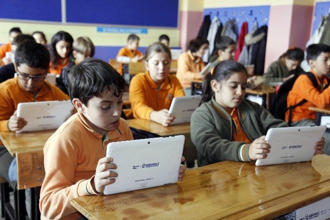 Sınavlar Artık Tablet Üzerinden Yapılacak...