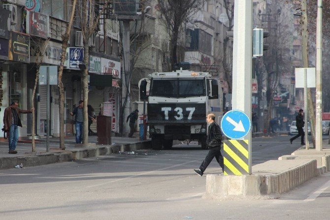 Diyarbakır’da "Sur" Gerginliği: Çok Sayıda Kişi Gözaltı Alındı