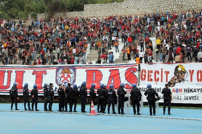 3. Lig Mücadelesinde Tribünler Karıştı