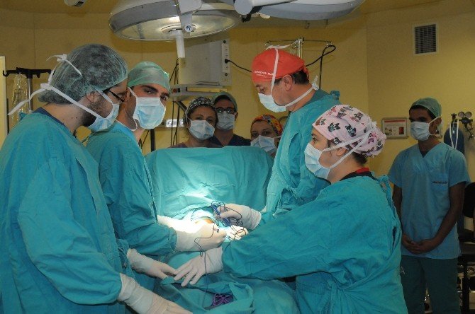 Tiroit Ameliyatlarında Ses Kısıklığını Önleyen Yöntem