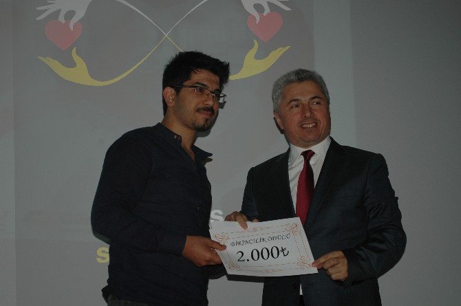 Omü Öğrencilerine Üç Ödül Birden