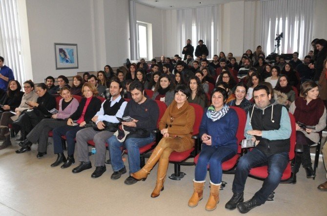 Müzik Öğretmenliği Öğrencilerinden Piyano Dinletisi