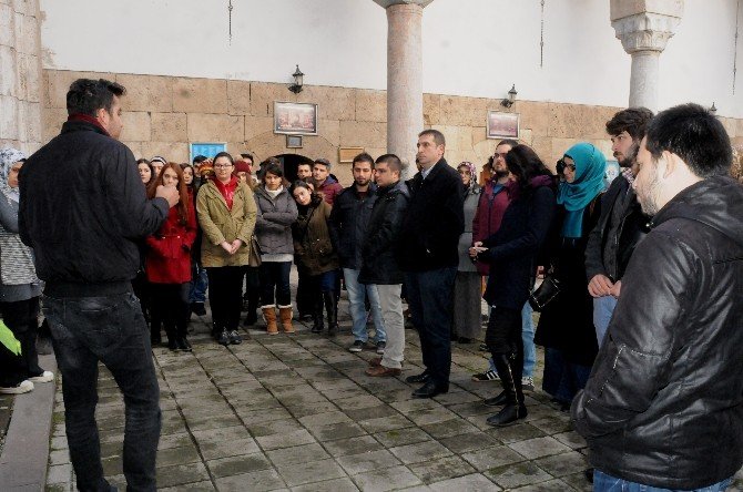 Tıp Öğrencileri Şehzade İle ’Selfie’ Yaptı
