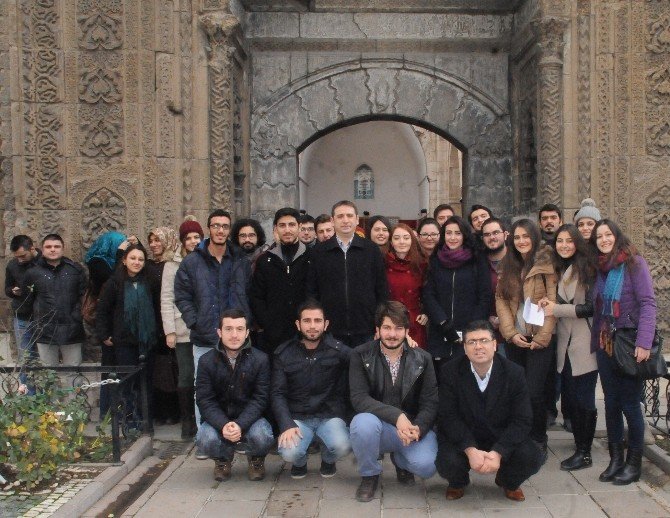 Tıp Öğrencileri Şehzade İle ’Selfie’ Yaptı