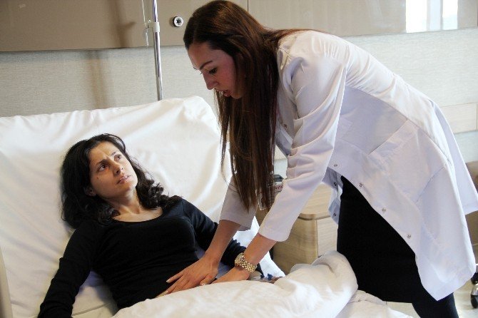 Göbek Sandı Teşhis Edilen Kist Ultrasonda Ekrana Sığmadı