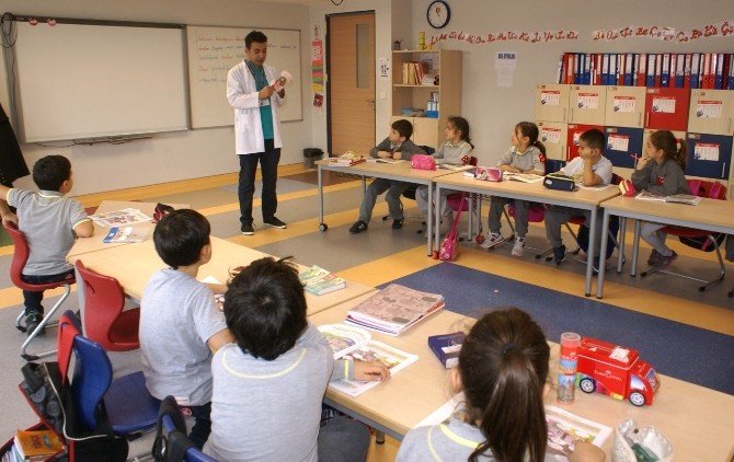Minik Öğrencilere Ağız Ve Diş Sağlığı