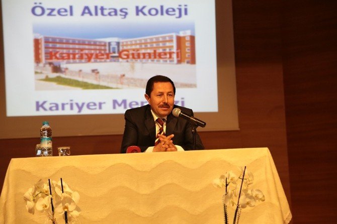 Validen Öğrencilere Nasihat