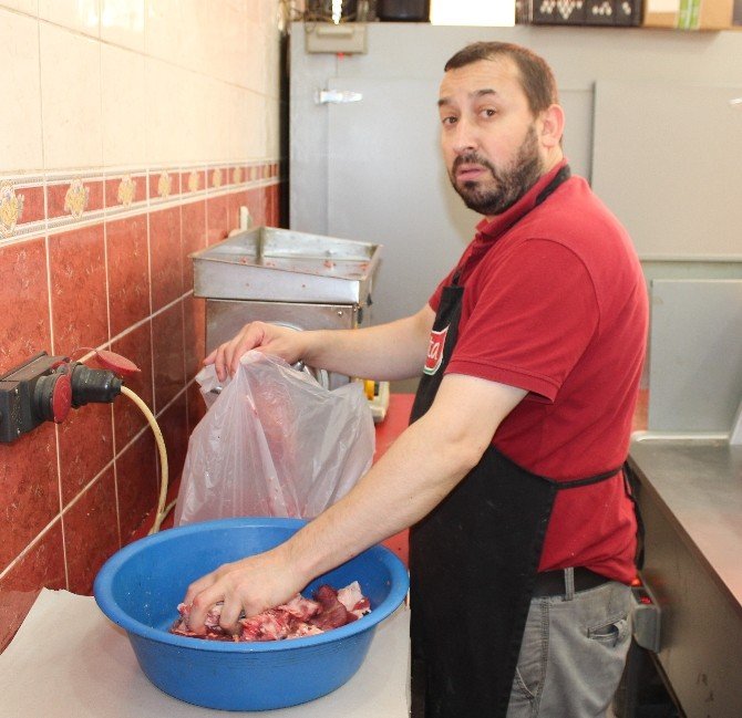 Ordulu Kasaplarda Kurban Yoğunluğu