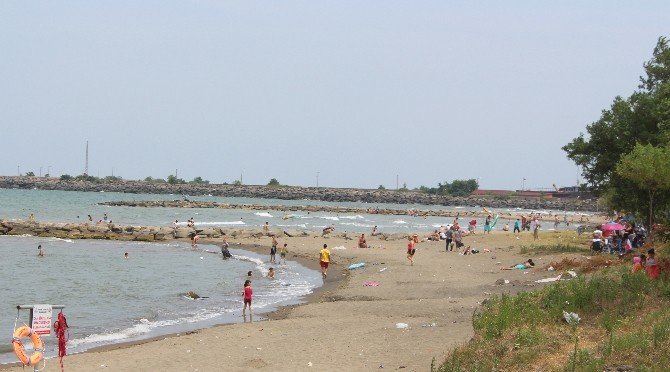Ordu’da Vatandaşlar Plajlara Akın Etti