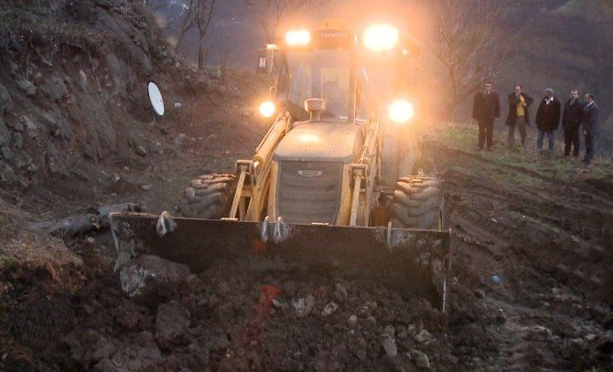 Şehidin Ailesine Yeni Ev İçin İlk Kepçe Vuruldu