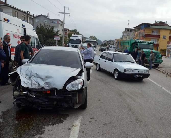 Fatsa’da Otomobil Kamyonla Çarpıştı: 6 Yaralı
