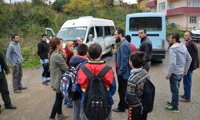 Fatsa’da Öğrenci Servisi İle Dolmuş Çarpıştı: 1 Yaralı