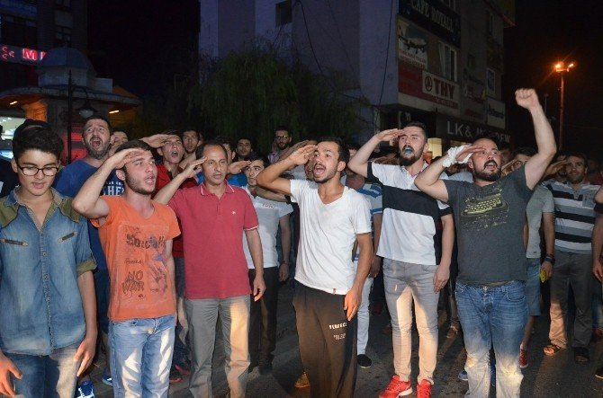 Ordu’da Teröre Tepki Eyleminde Parti Binasına Saldırı