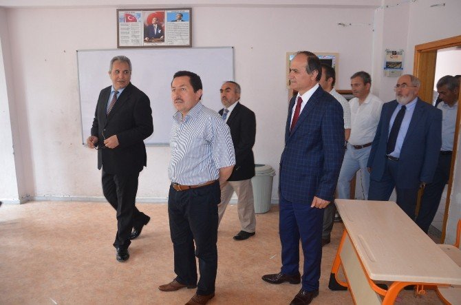 Vali Balkanlıoğlu, İmam Hatip Binasını İnceledi