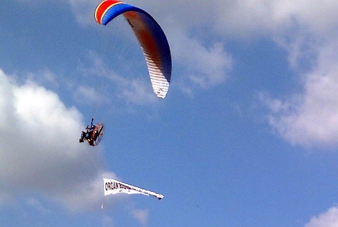 Organ Bağışı İçin Gökyüzünde Pankart Açtılar