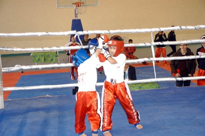 Orhaneli’de Kick Boks Rüzgarı