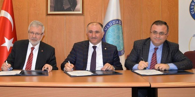 Uludağ Üniversitesi’ni Seçen Başarılı Öğrencilere Burs