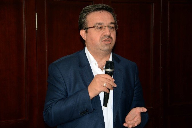 Bakan Eroğlu Memleketi Afyonkarahisar’da Gençlerle Bir Araya Geldi