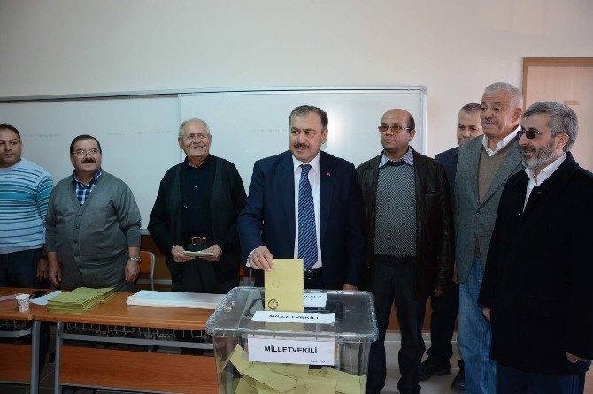 Bakan Eroğlu Oyunu Afyonkarahisar’da Kullandı