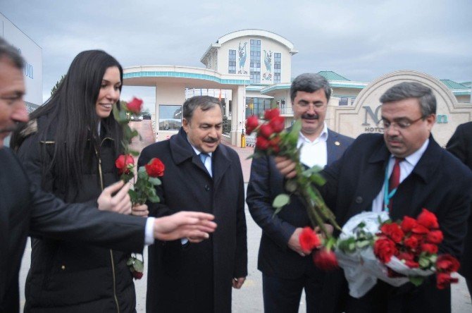 Bakan Eroğlu Basın Mensuplarını Ziyaret Etti