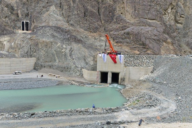 Artvin Barajı Ve Hes Projesi’nde Su Tutulmaya Başlandı