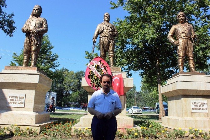 Kırkpınar Ağası Şahin’in 21 Yıllık Bayrak Geleneği Devam Ediyor