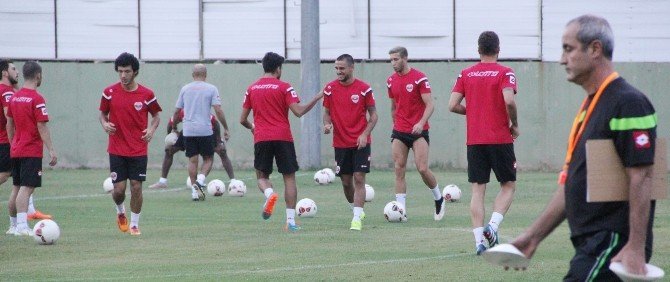 Adanaspor’da Gözler Göztepe’de