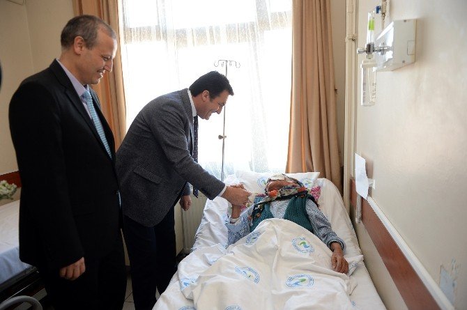 Kanser Hastası Yaşlı Kadının Yüzü Osmangazi’yle Güldü