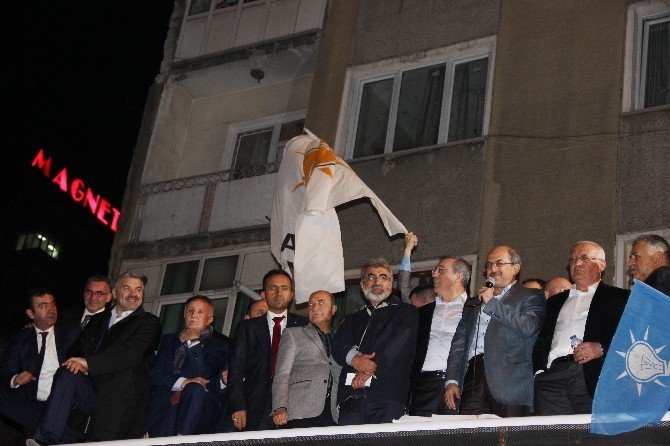 Tek Başına İktidar Davul Çalınarak Kutlandı