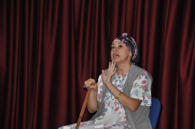 "Kanser Kanka" Oyunu Bu Hafta Sarıcakaya’da Sahnelendi