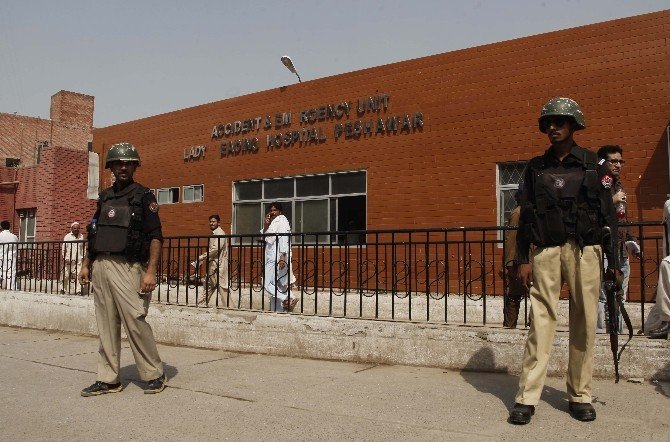 Pakistan’da Talibandan Hava Üssüne Saldırı