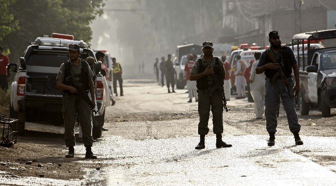 Pakistan’da Talibandan Hava Üssüne Saldırı