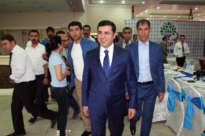 Hdp Eş Genel Başkanı Selahattin Demirtaş: