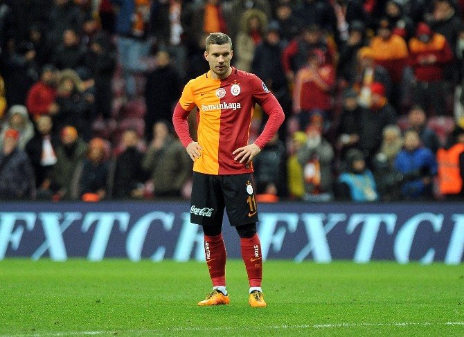 Galatasaray Evinde Tat Vermedi