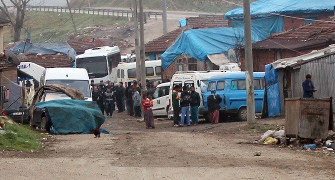 Kandıra’da Roman Mahallesine Operasyon: 9 Gözaltı
