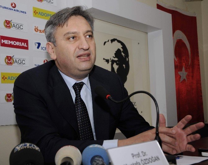 Meme Kanserinde Erken Tanı Ailenin Kaygısını Mutluluğa Dönüştürüyor