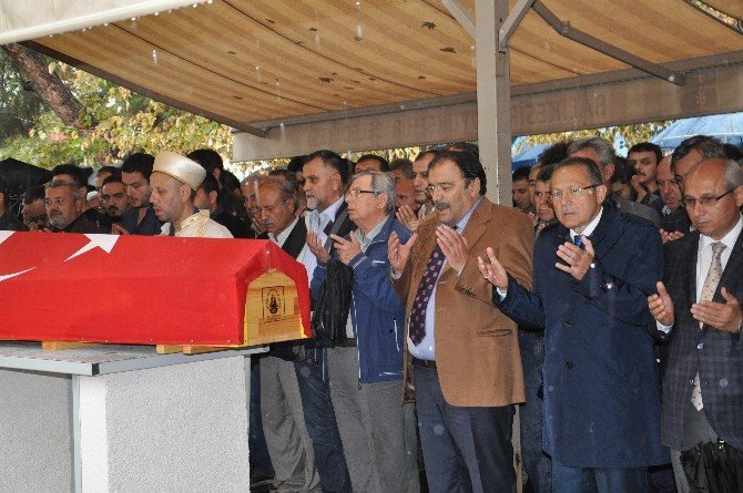 Prof. Dr. Saylan Son Yolculuğuna Uğurlandı