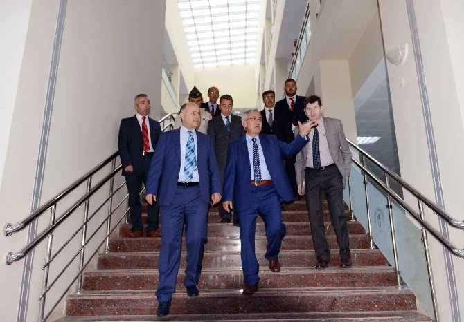 Protokol Bü Kutlubey Kampüsünü Beğendi