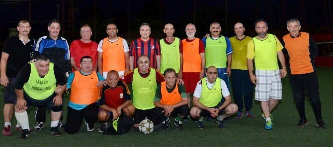 Düzce Protokolü Halı Sahada Ter Döktü