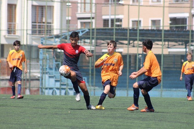 Ptt 1. Lig Ekibi Yalova’da Güldü