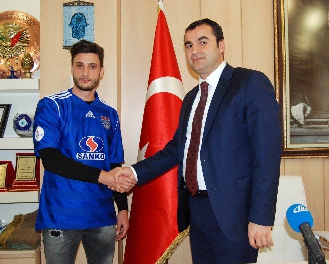 Fuchs, Gaziantep Büyükşehir Belediyespor’a İmzayı Attı