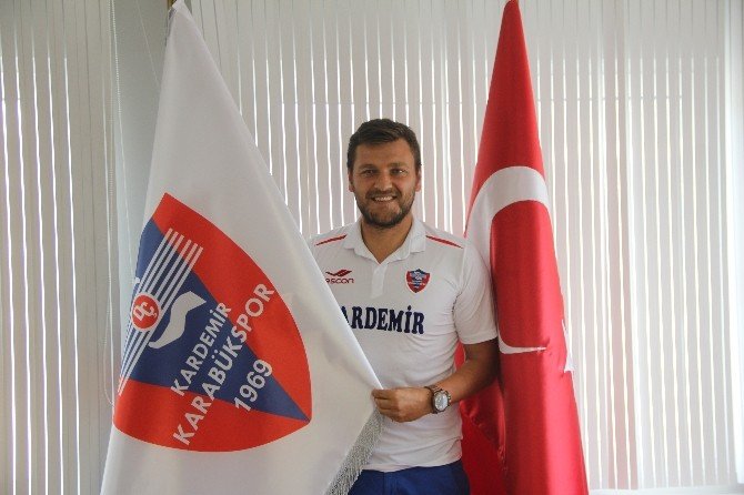Karabükspor 3 Oyuncuyu Kadrosuna Kattı