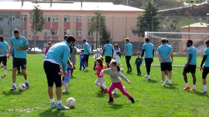 Anaokulu Öğrencilerinden Giresunspor’a Ziyaret