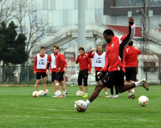 Zeren: “Yabancı Oyunculara Terör Olaylarını Anlatmakta Zorlanıyoruz”