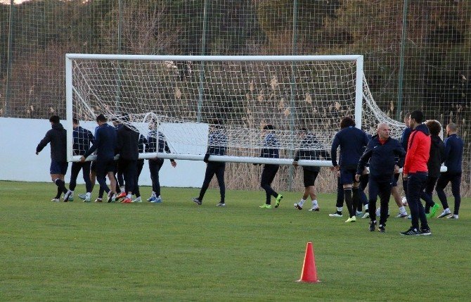 Şanlıurfaspor Antalya’da Kampa Girdi