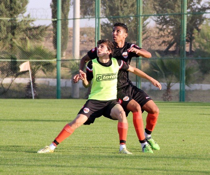 Adanaspor, A2 Takımıyla Hazırlık Maçı Yaptı
