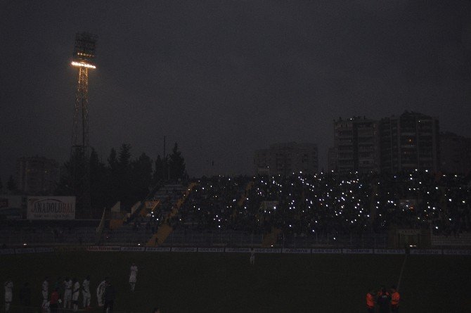 Adana Demirspor, Balıkesirspor Maçında Elektirik Şoku