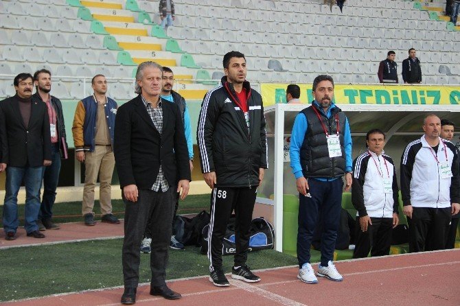 Tugay Kerimoğlu Tribünde 17 Dakika Kalabildi